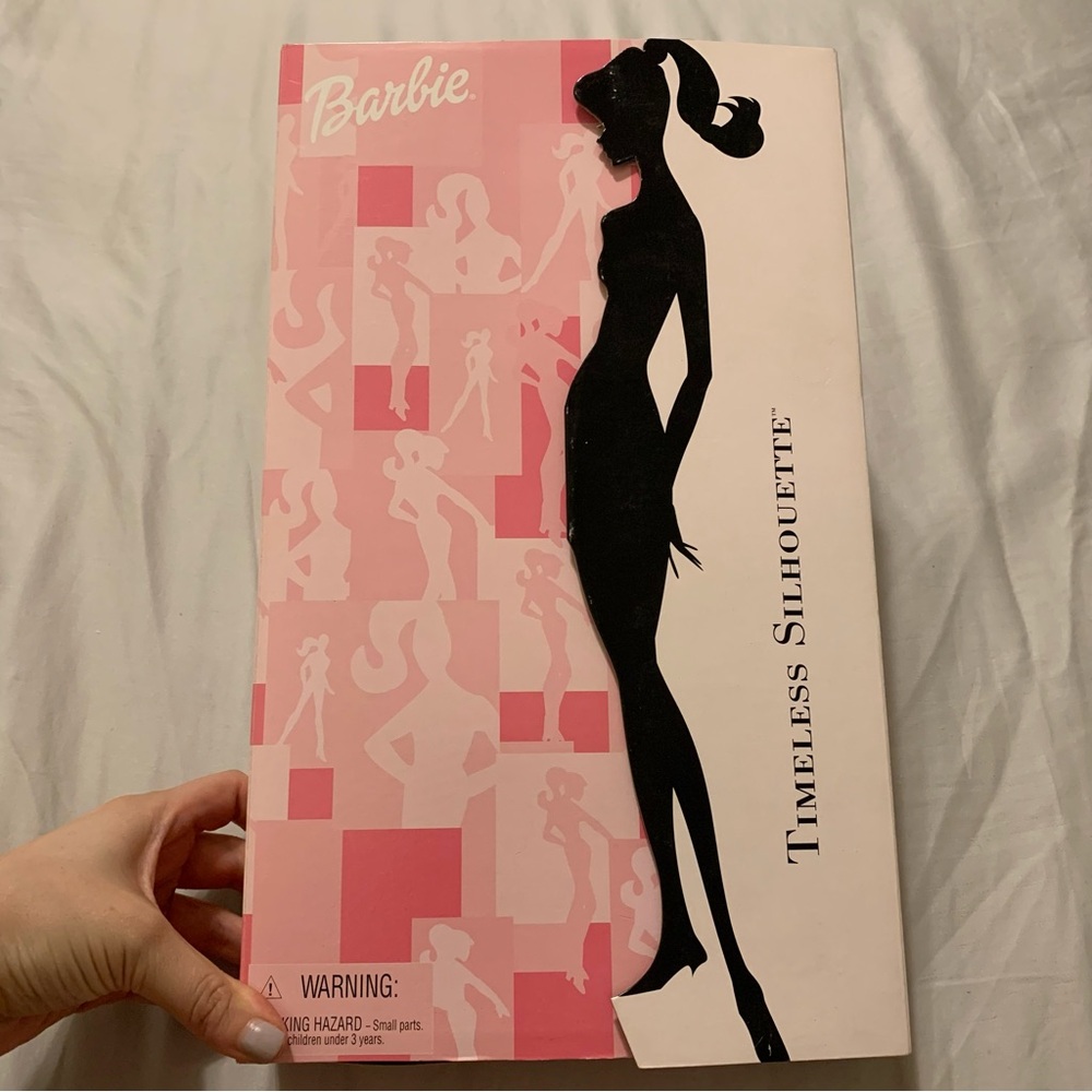Vintage 2000 Barbie Timeless Silhouette